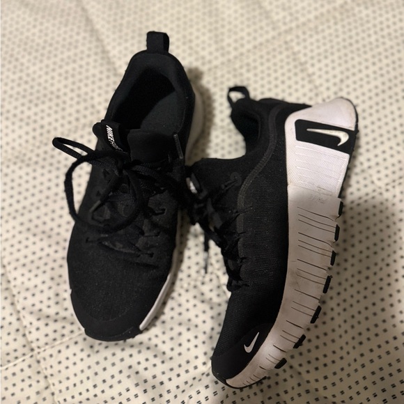 Nike Free Metcon 6 Dual-Tone Black and White training shoes - Picture 1 of 5